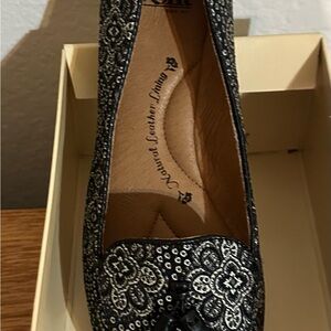 Sofft Black and Cream Loafers NWT women 7.5
